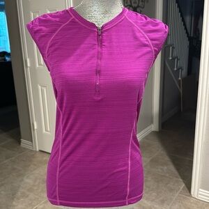 Athleta Short Sleeve‎ Top Bike Lightweight Small